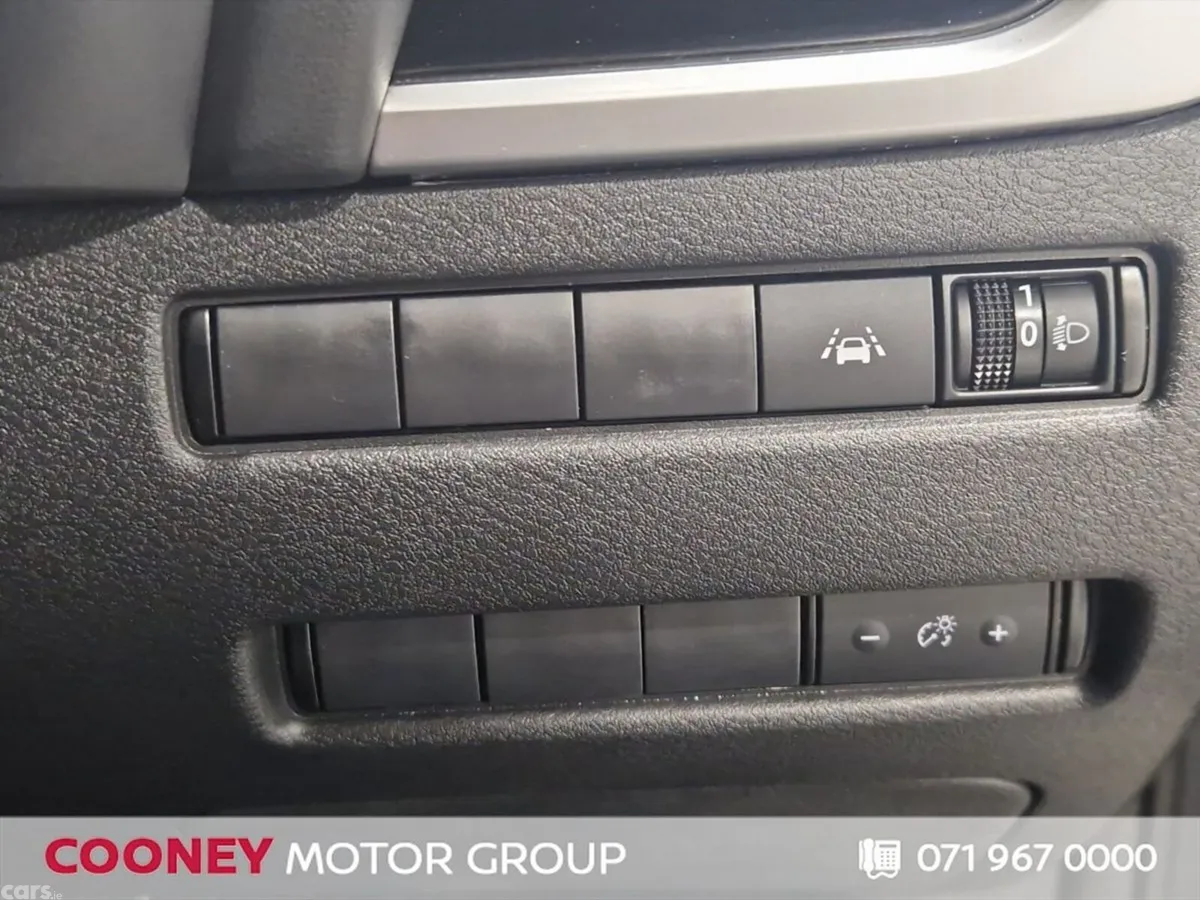 Nissan Qashqai MPV, Petrol Hybrid, 2023, Grey