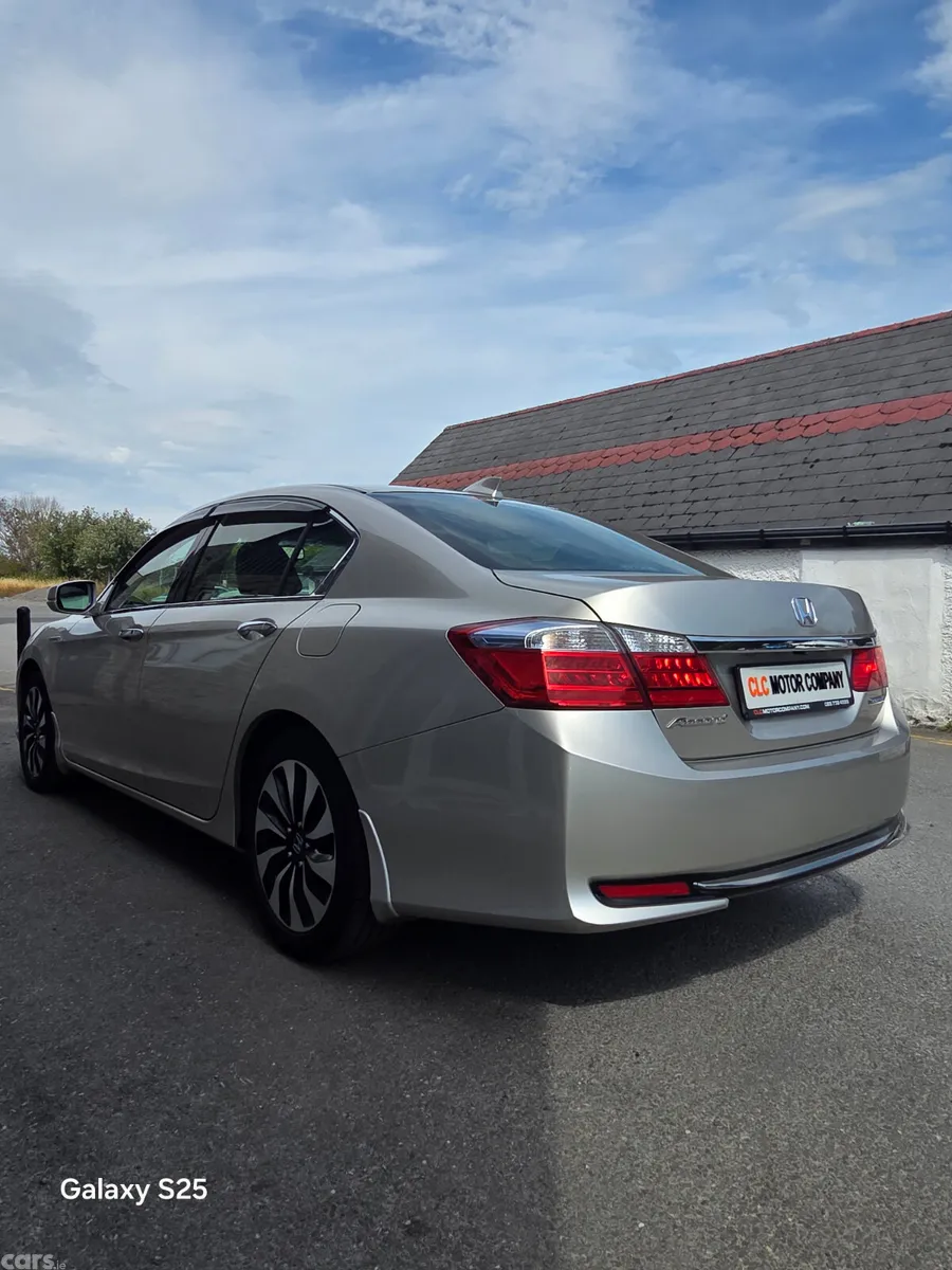 Honda Accord Saloon, Petrol Hybrid, 2014, Gold