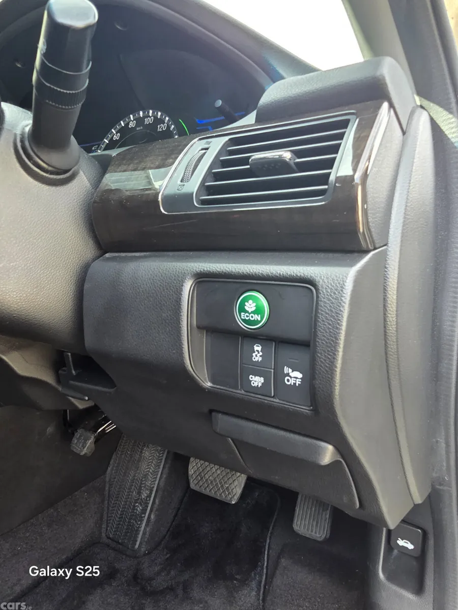 Honda Accord Saloon, Petrol Hybrid, 2014, Gold