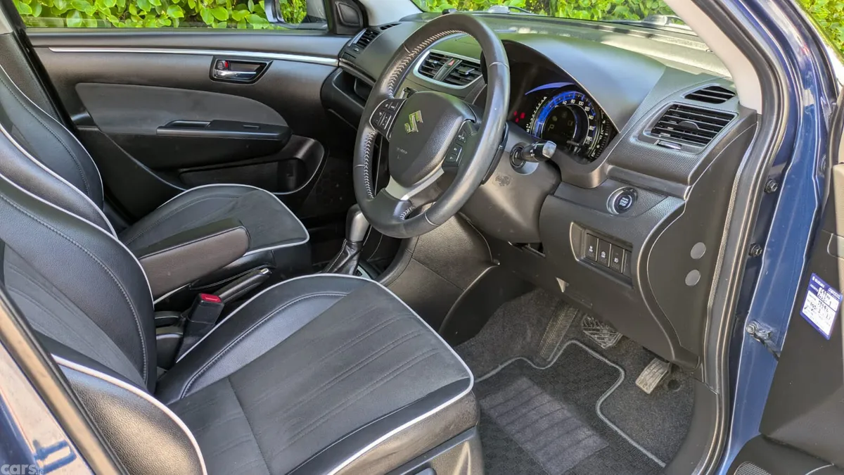 Suzuki Swift Hatchback, Petrol, 2015, Blue