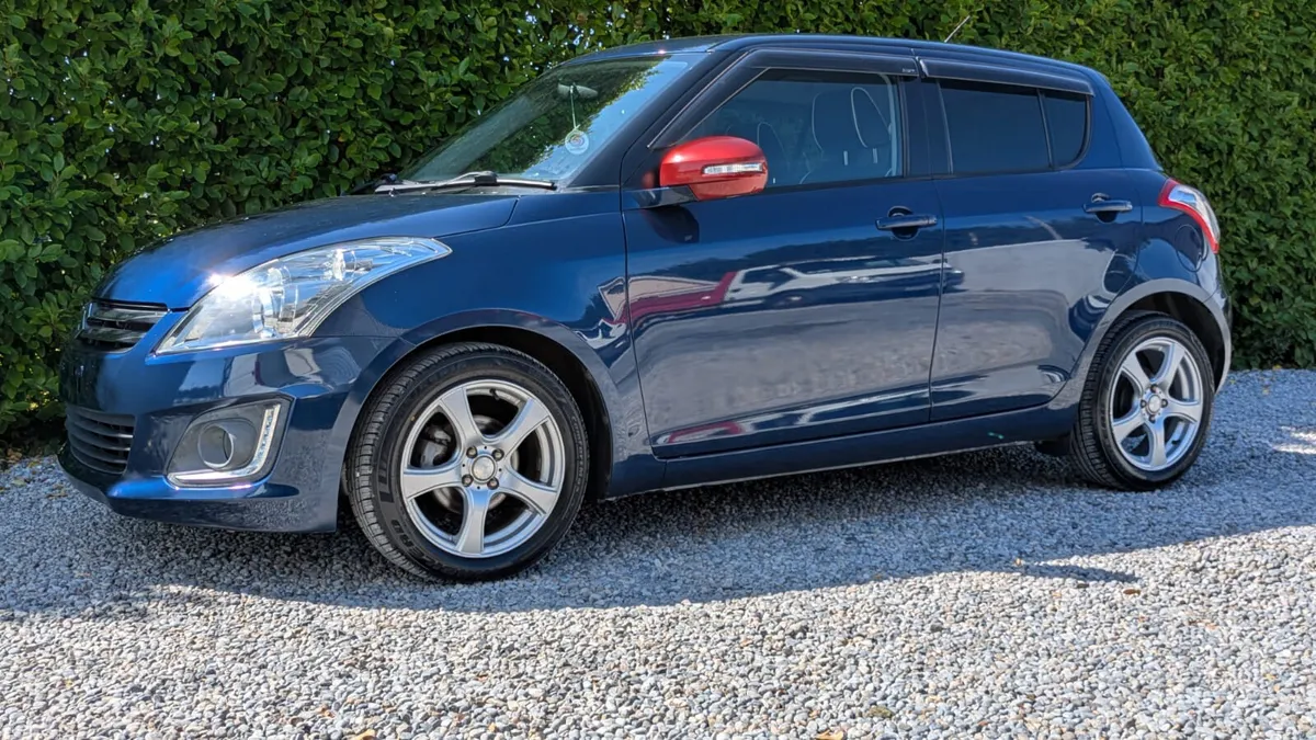 Suzuki Swift Hatchback, Petrol, 2015, Blue