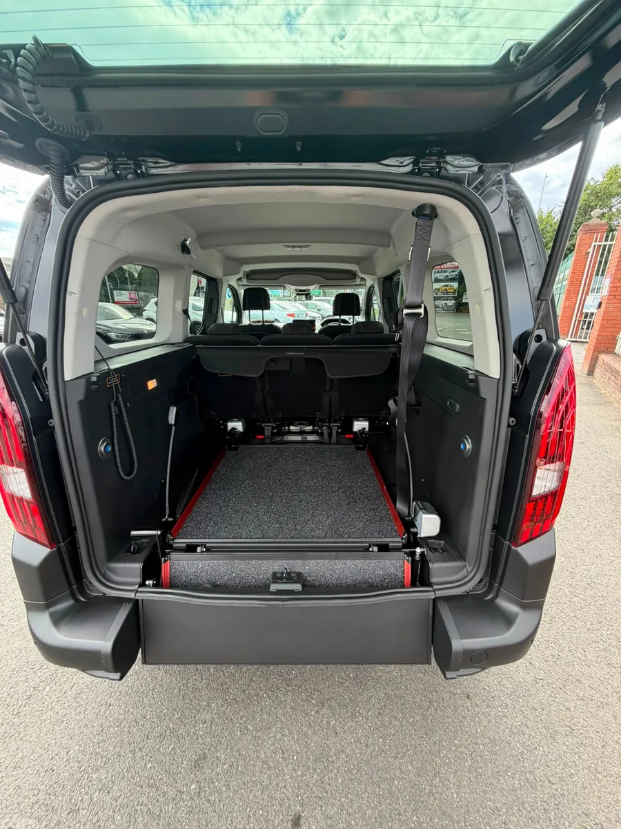 Peugeot Rifter MPV, Diesel, 2026, Black