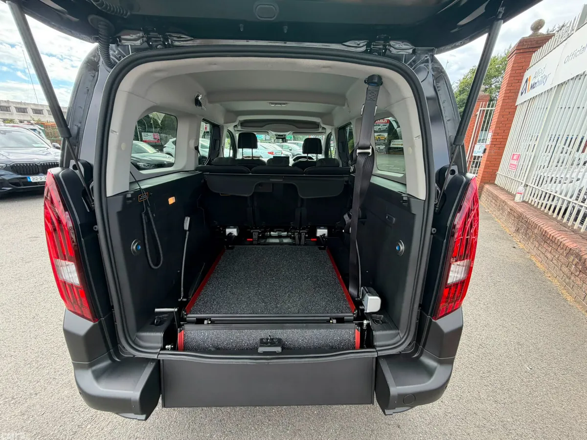 Peugeot Rifter MPV, Diesel, 2026, Black