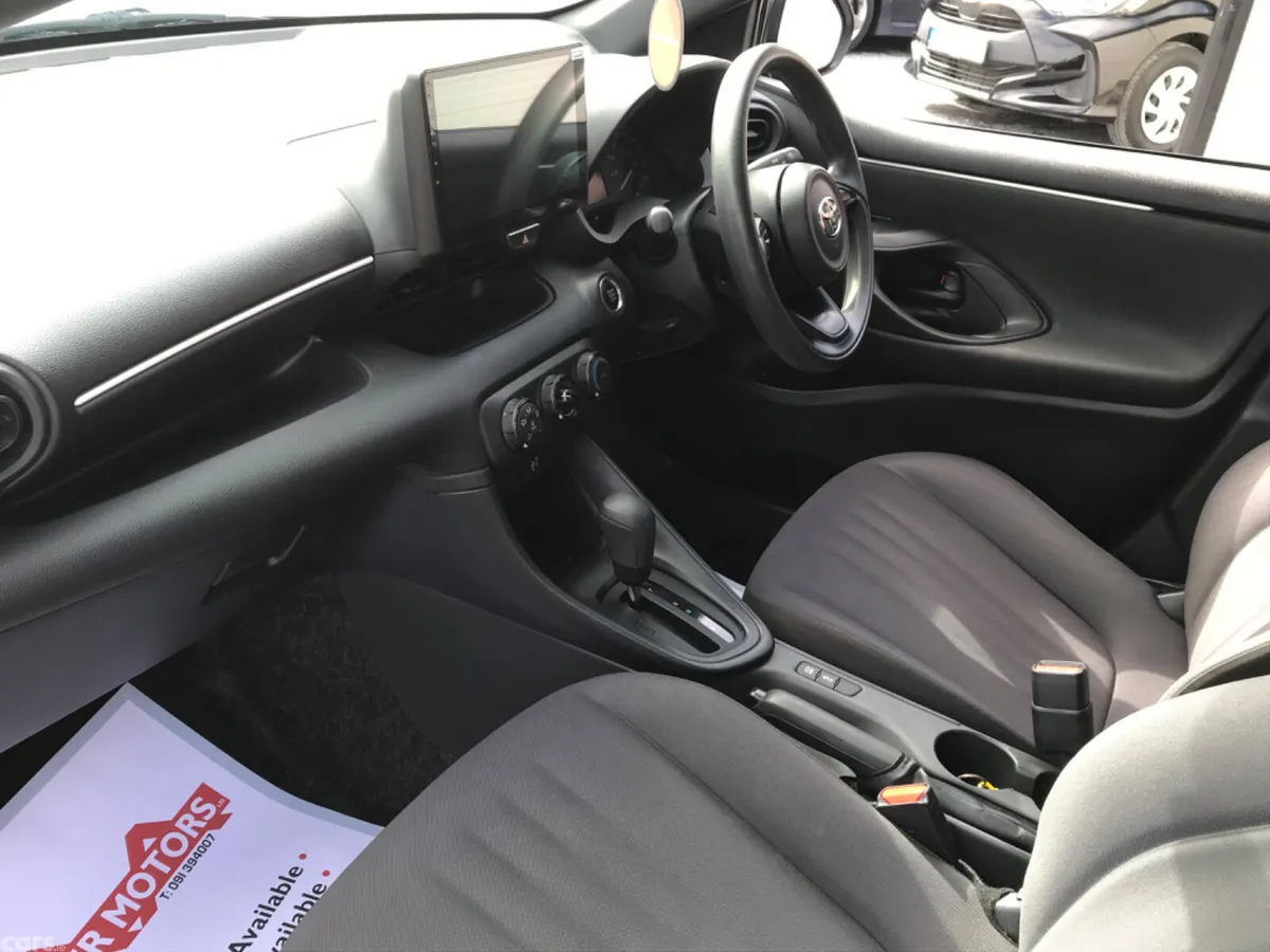 Toyota Yaris Hatchback, Petrol, 2021, Black
