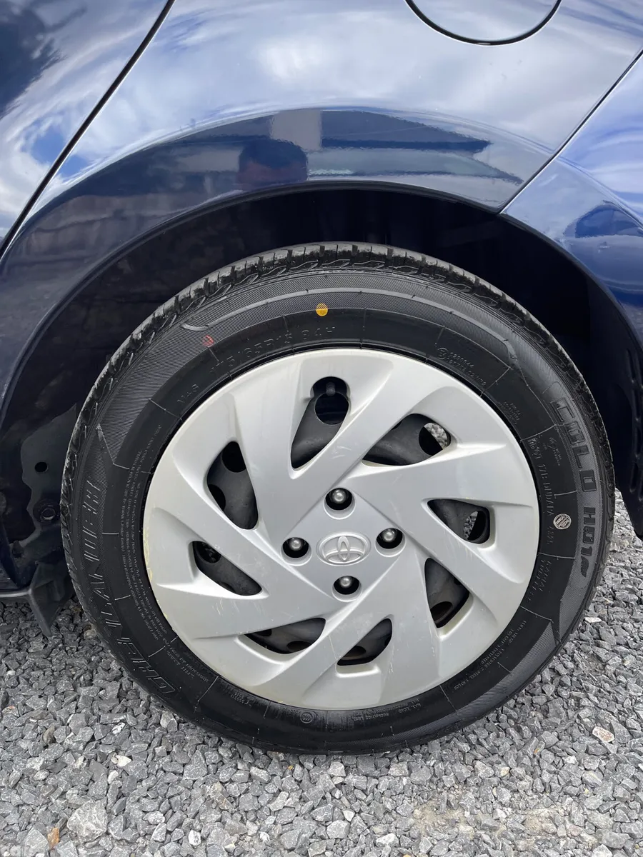 Toyota Aqua Hatchback, Petrol Hybrid, 2016, Navy