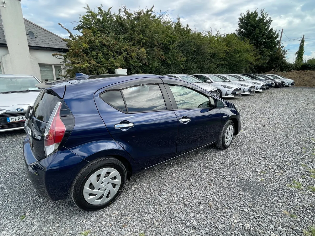 Toyota Aqua Hatchback, Petrol Hybrid, 2016, Navy