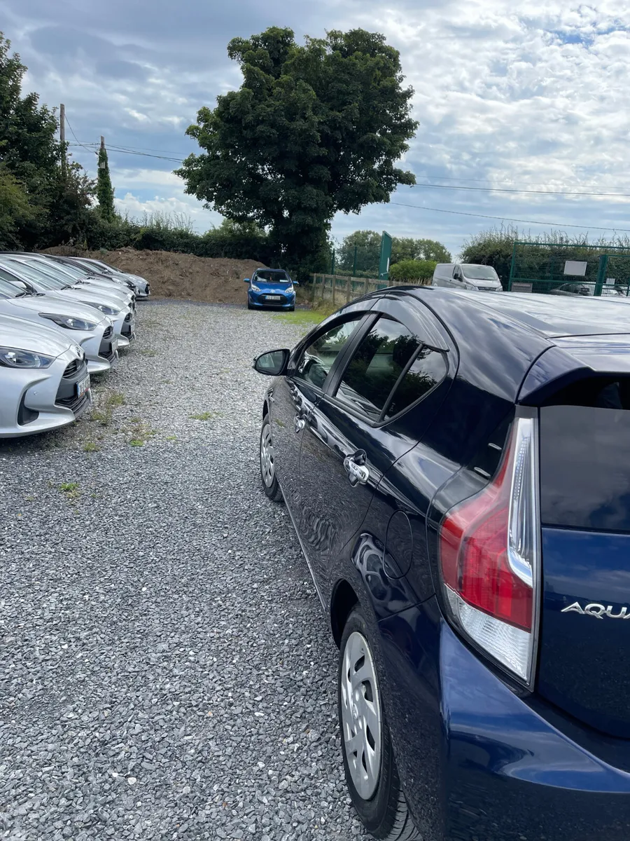 Toyota Aqua Hatchback, Petrol Hybrid, 2016, Navy