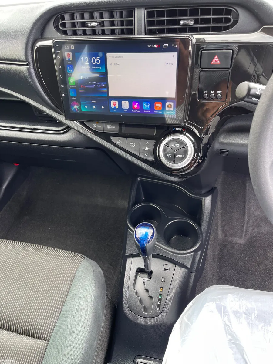 Toyota Aqua Hatchback, Petrol Hybrid, 2016, Navy