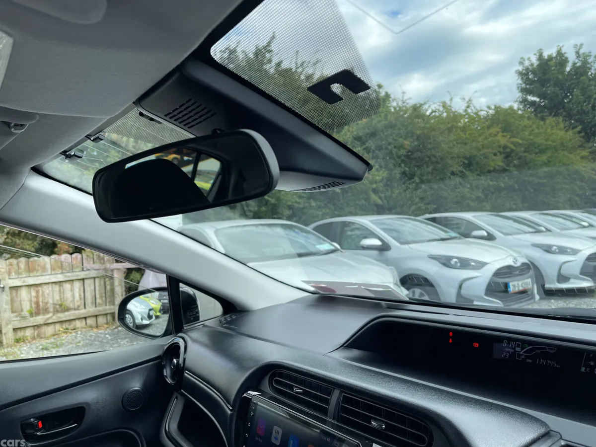 Toyota Aqua Hatchback, Petrol Hybrid, 2016, Navy