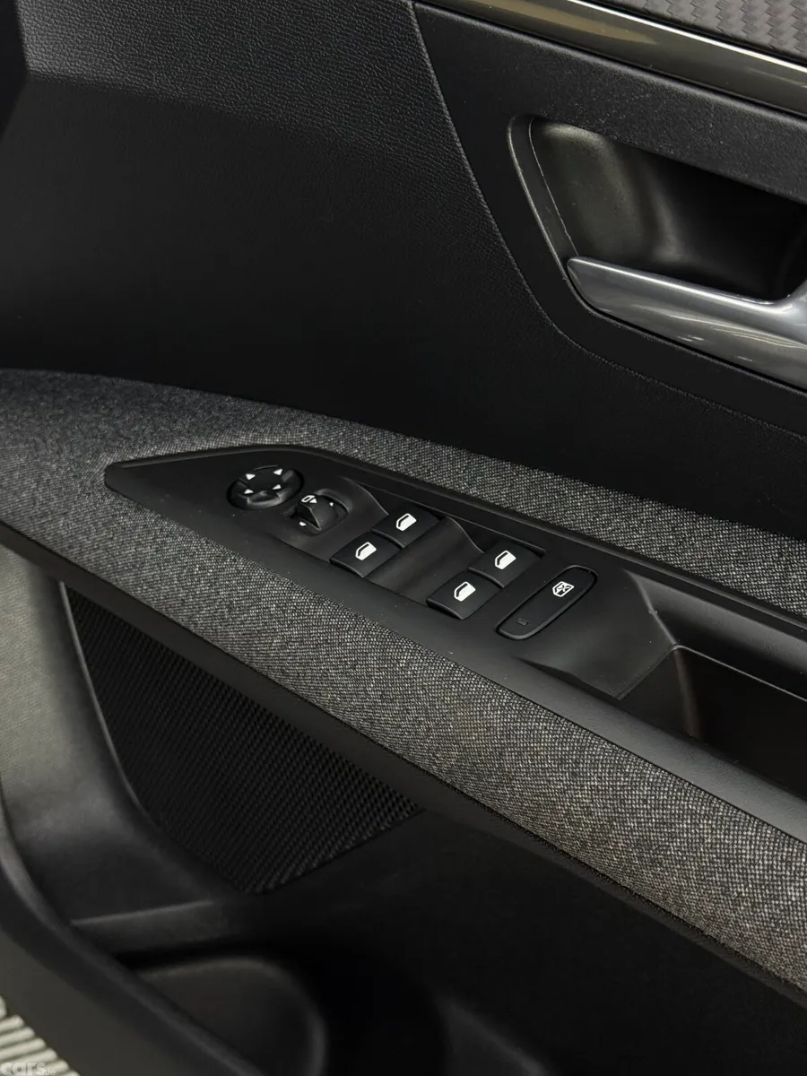 Peugeot 3008 MPV, Diesel, 2021, Grey
