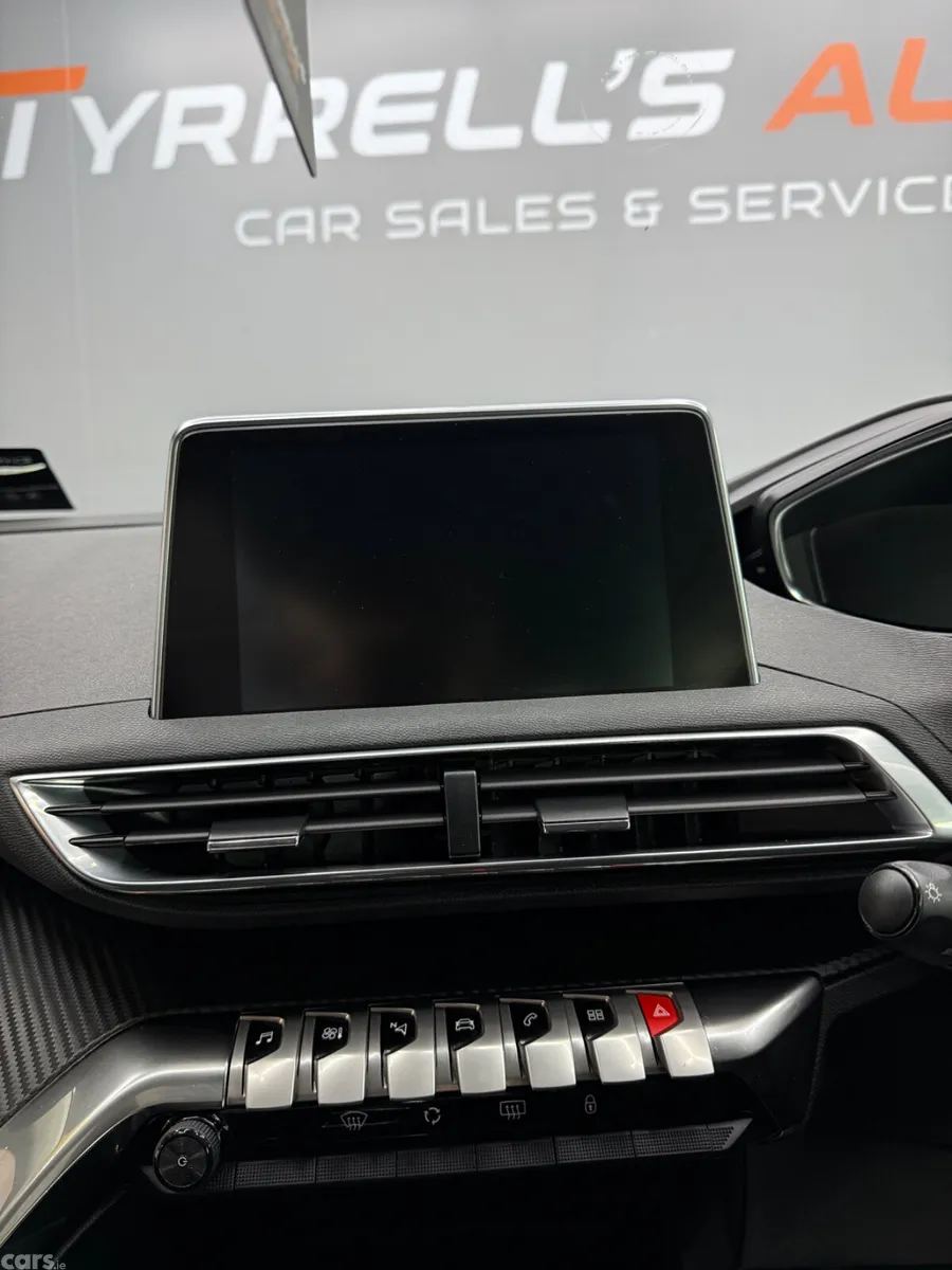 Peugeot 3008 MPV, Diesel, 2021, Grey