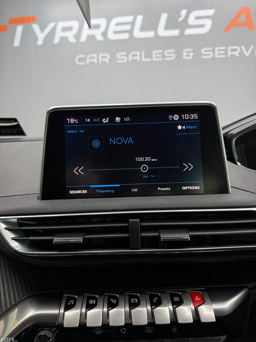 Peugeot 3008 MPV, Diesel, 2021, Grey