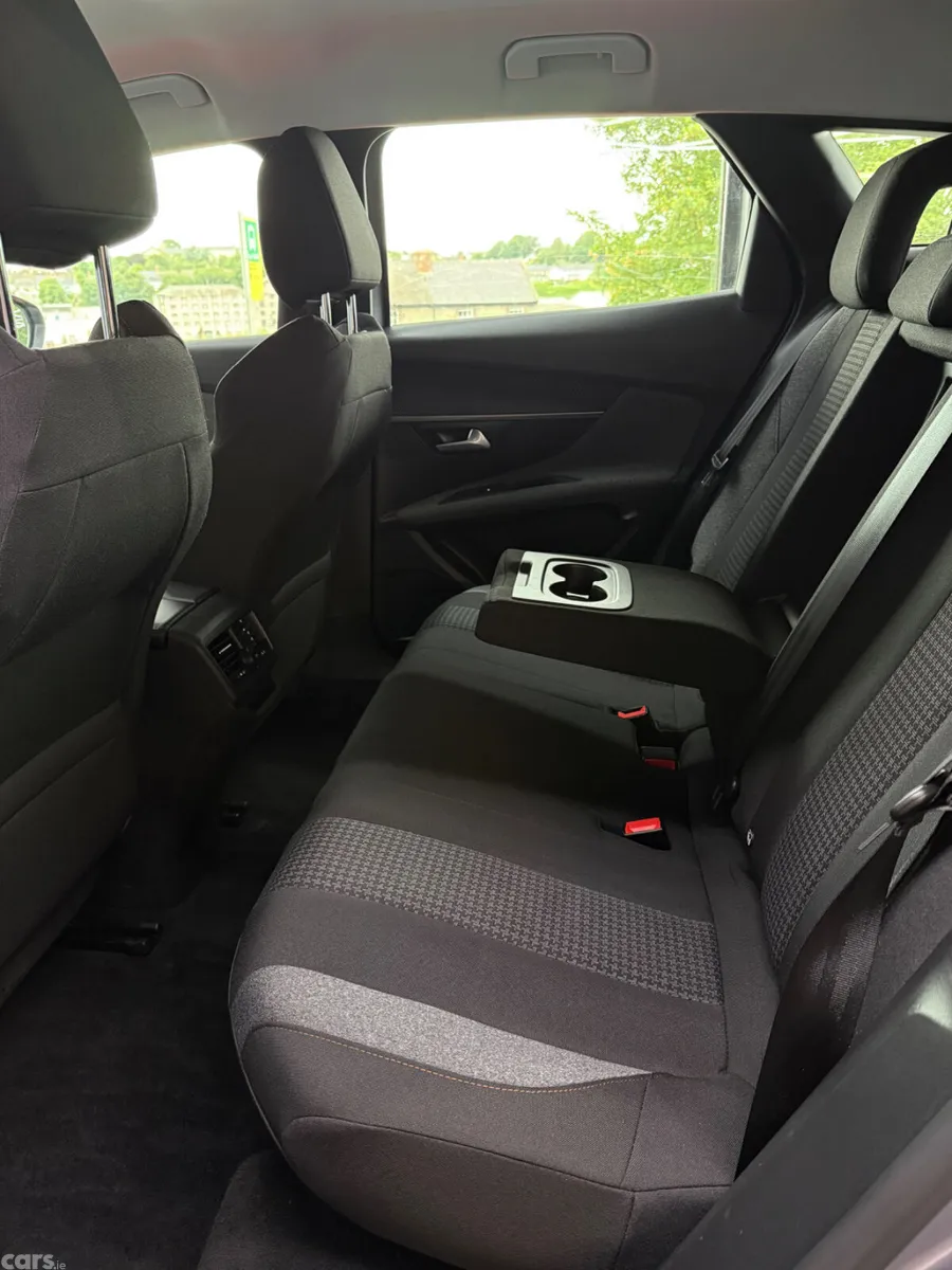 Peugeot 3008 MPV, Diesel, 2021, Grey