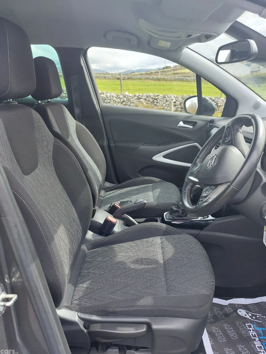 Opel Crossland X SUV, Diesel, 2021, Grey