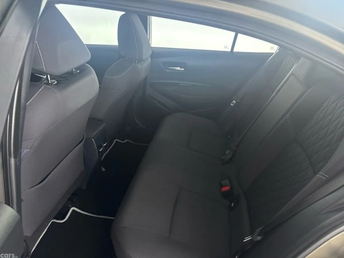 Toyota Corolla Saloon, Petrol Hybrid, 2022, Bronze