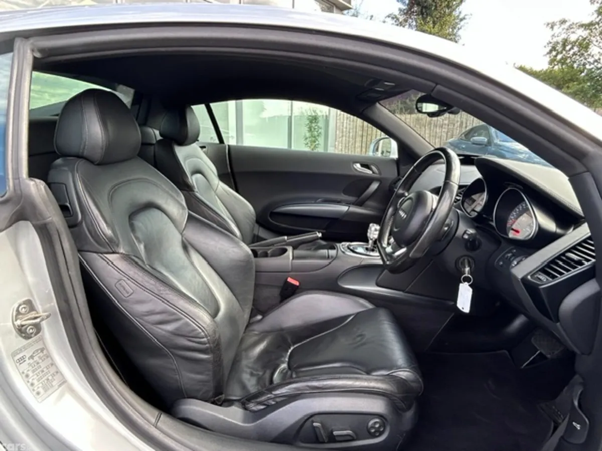 Audi R8 Coupe, Petrol, 2007, Silver