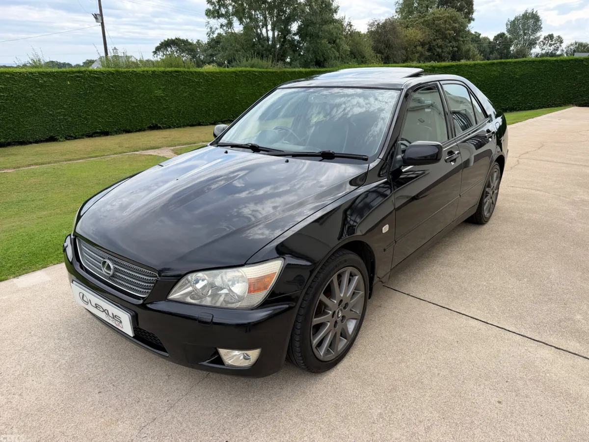 Lexus IS Saloon, Petrol, 2000, Black