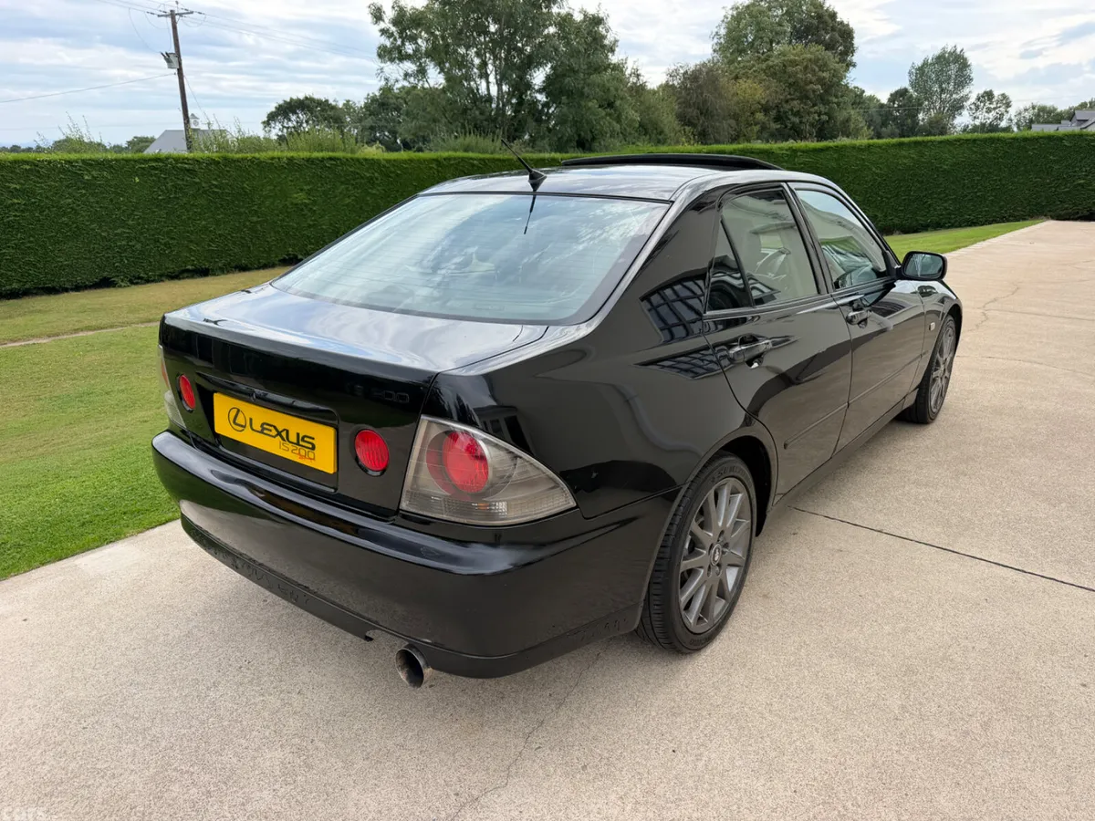 Lexus IS Saloon, Petrol, 2000, Black