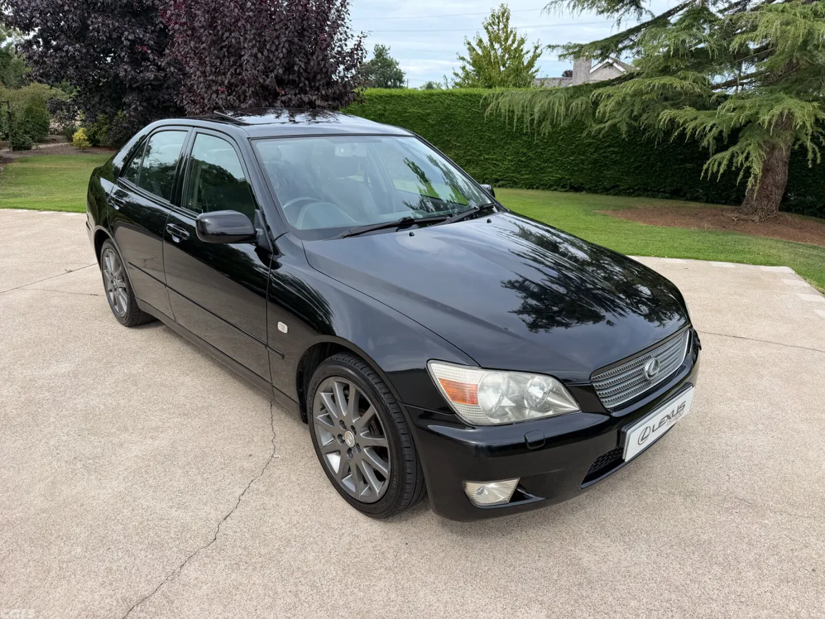 Lexus IS Saloon, Petrol, 2000, Black