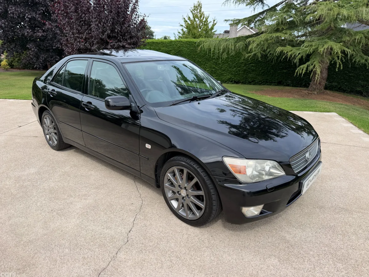 Lexus IS Saloon, Petrol, 2000, Black