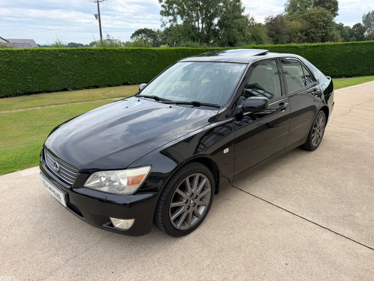 Lexus IS Saloon, Petrol, 2000, Black