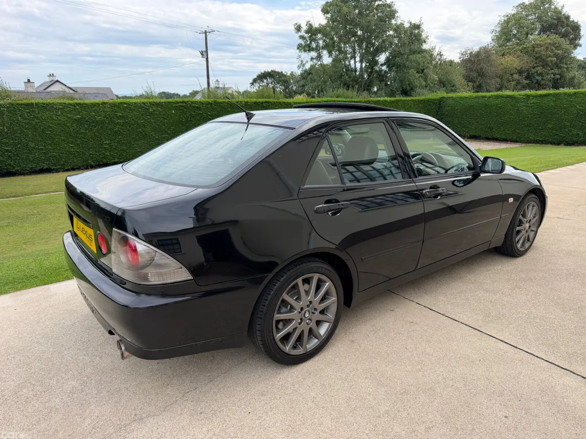Lexus IS Saloon, Petrol, 2000, Black