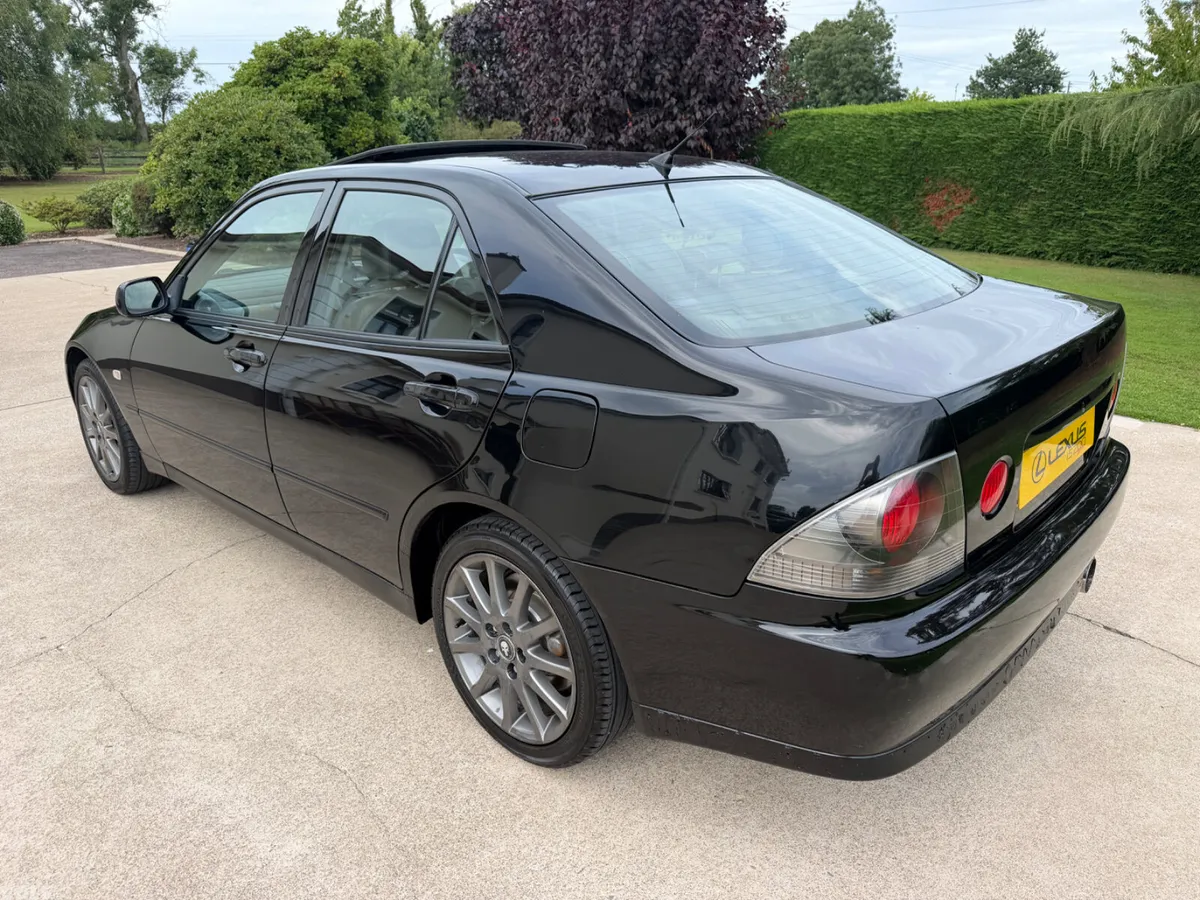 Lexus IS Saloon, Petrol, 2000, Black