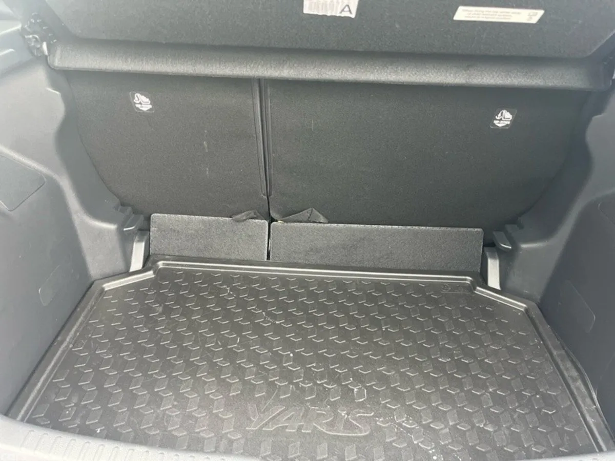 Toyota Yaris Hatchback, Petrol Hybrid, 2022, Grey