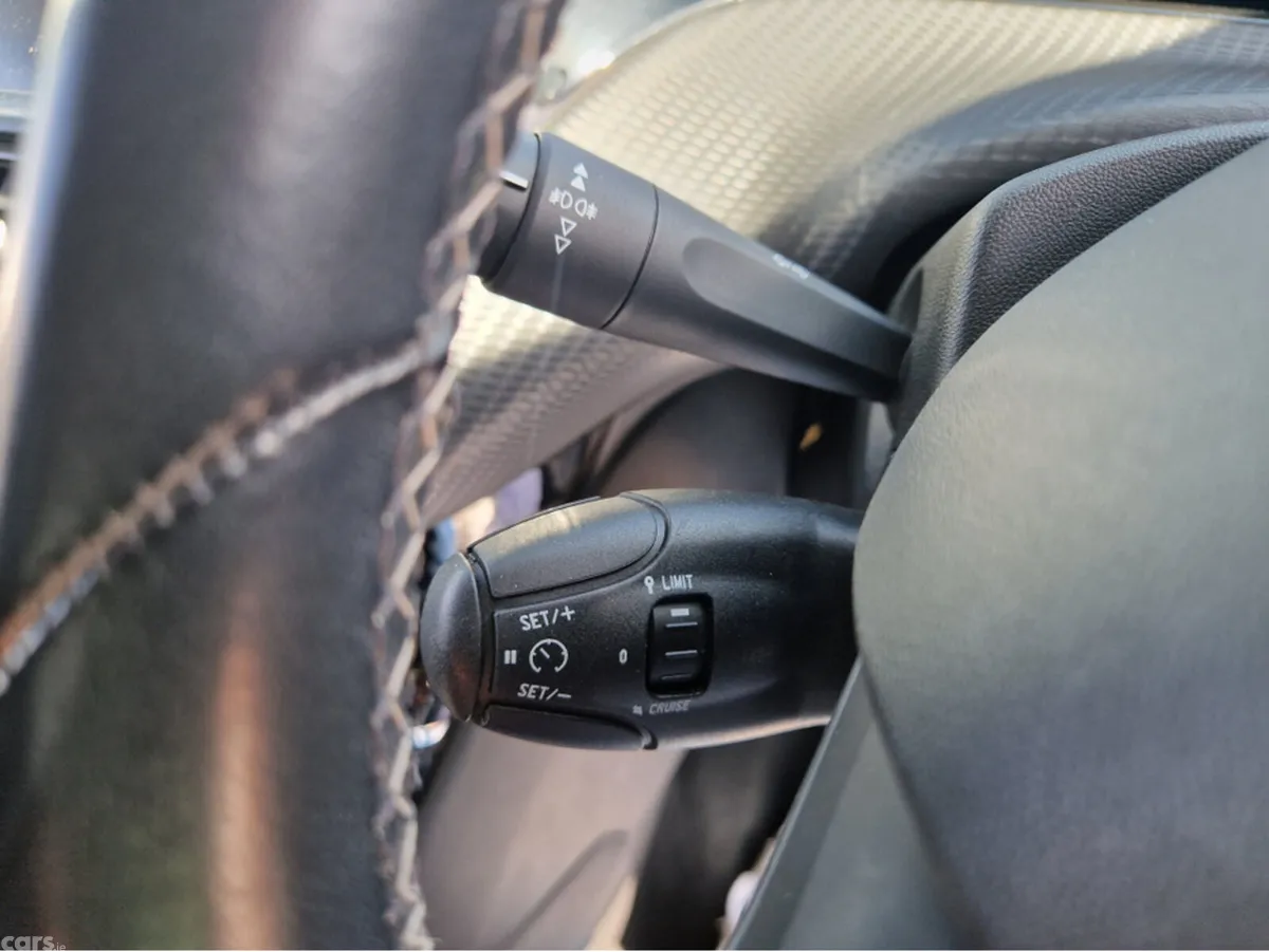 Peugeot 208 Hatchback, Petrol, 2018, Red