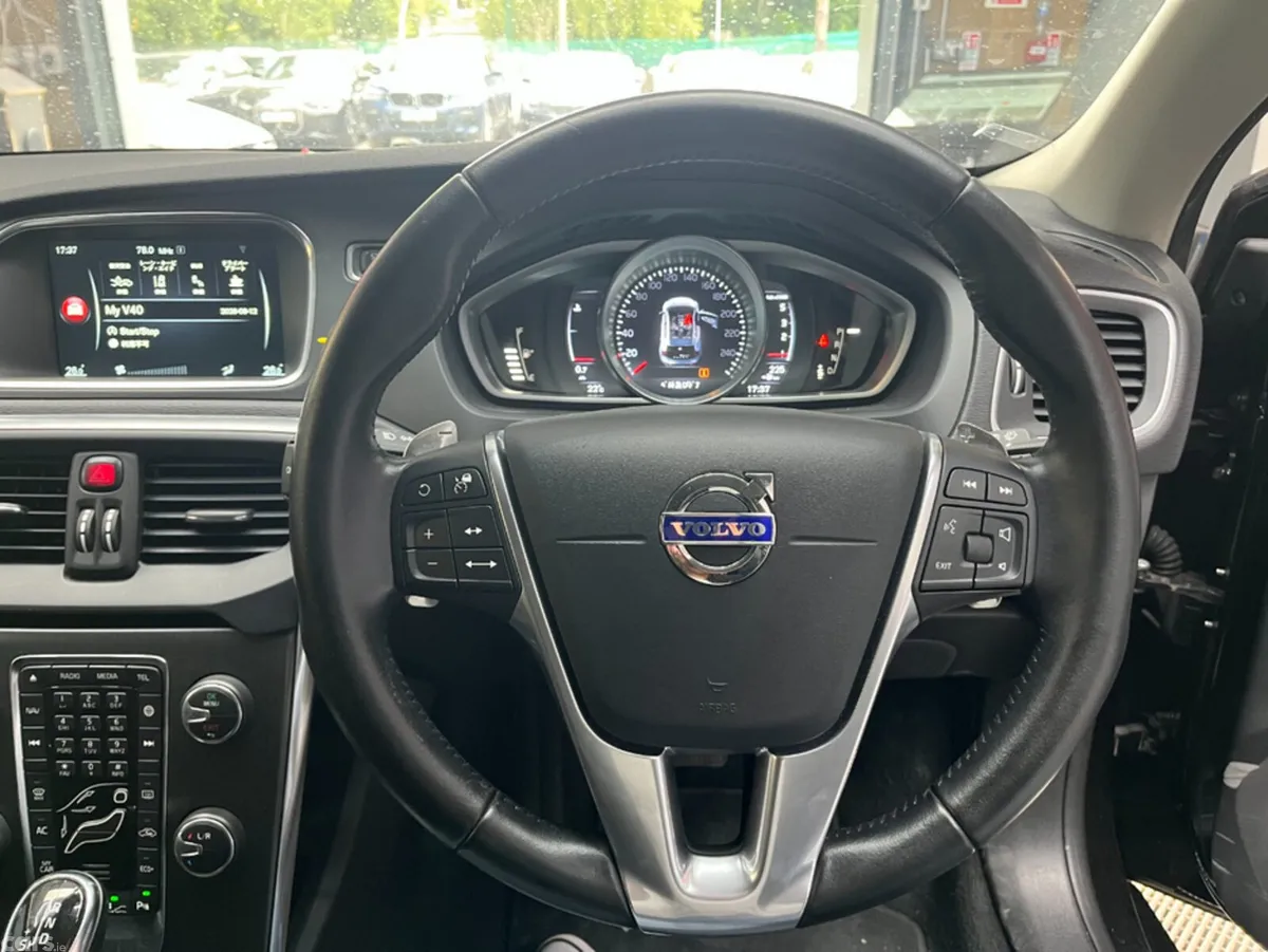 Volvo V40 Estate, Diesel, 2016, Black