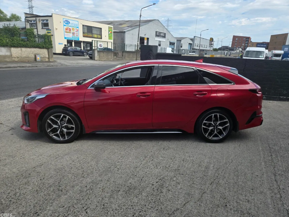 Kia ProCeed Hatchback, Diesel, 2021, Red