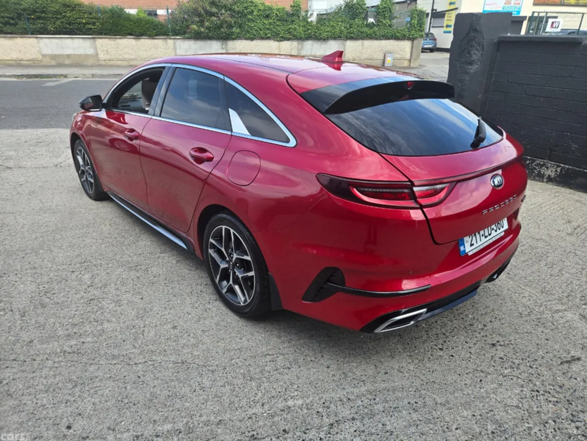 Kia ProCeed Hatchback, Diesel, 2021, Red