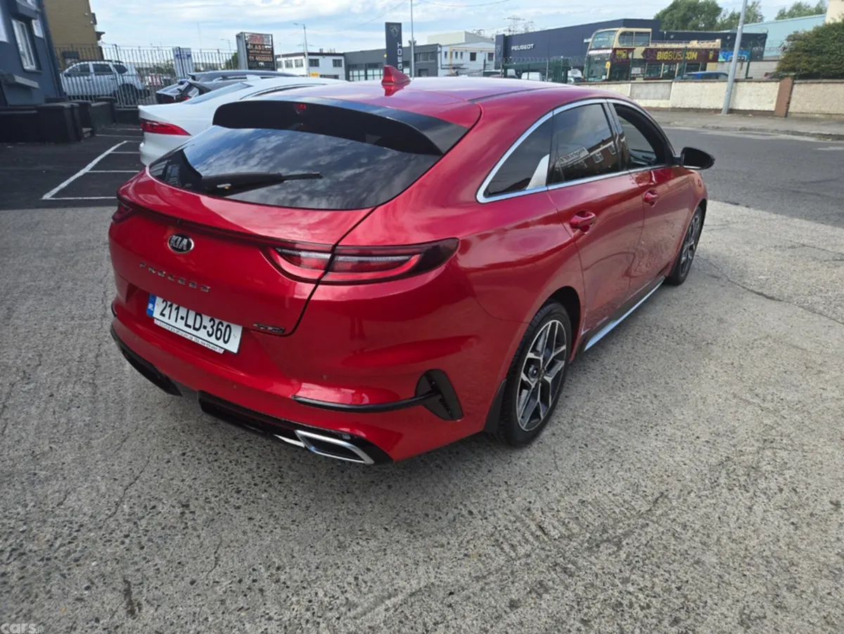 Kia ProCeed Hatchback, Diesel, 2021, Red