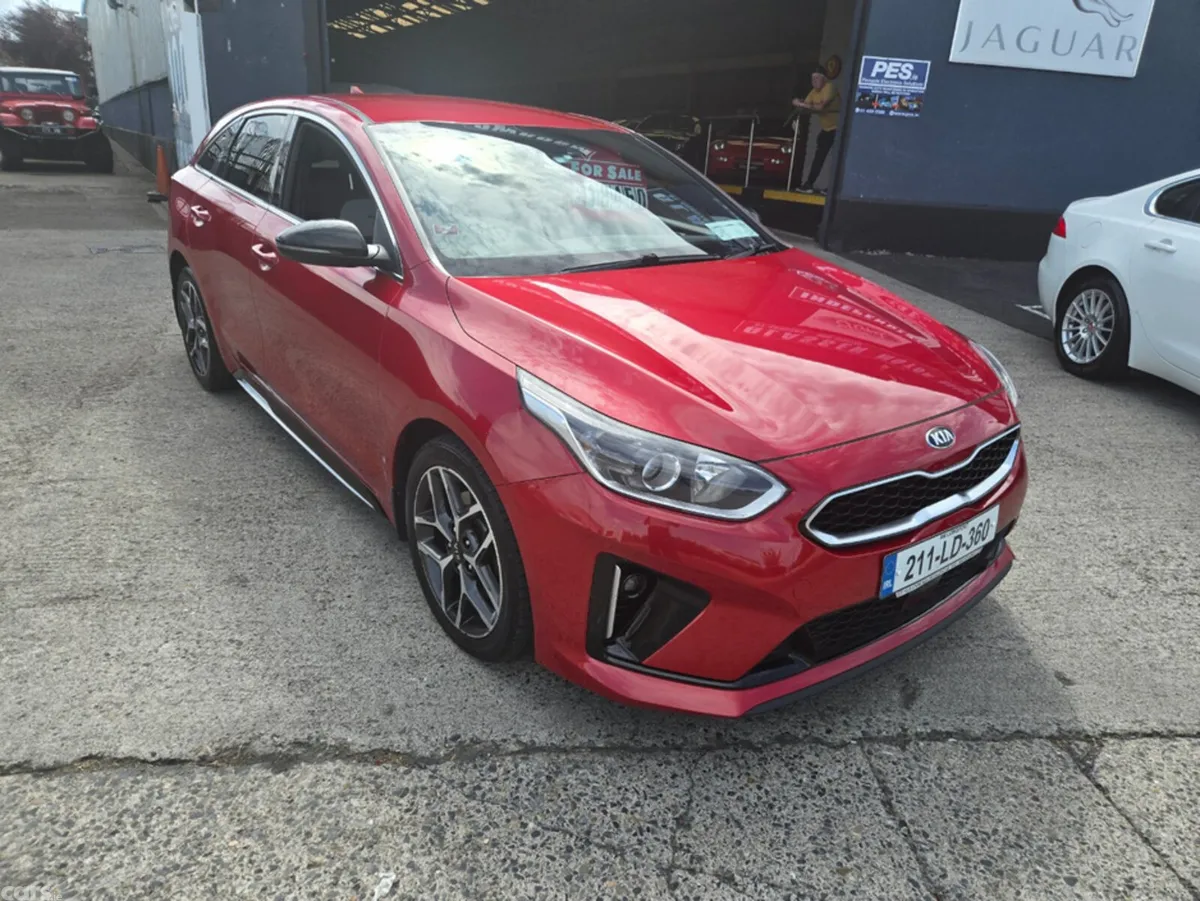 Kia ProCeed Hatchback, Diesel, 2021, Red