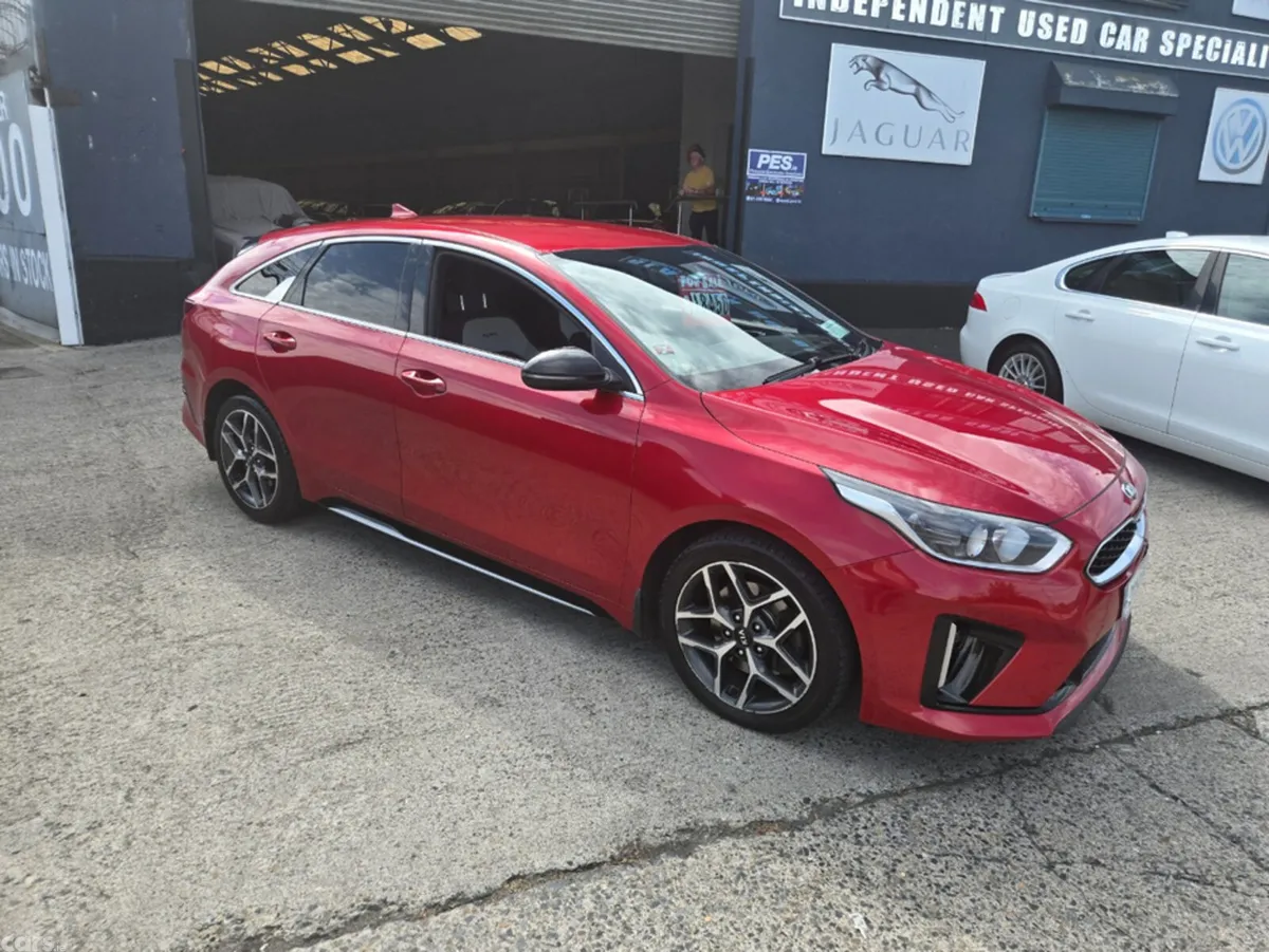 Kia ProCeed Hatchback, Diesel, 2021, Red