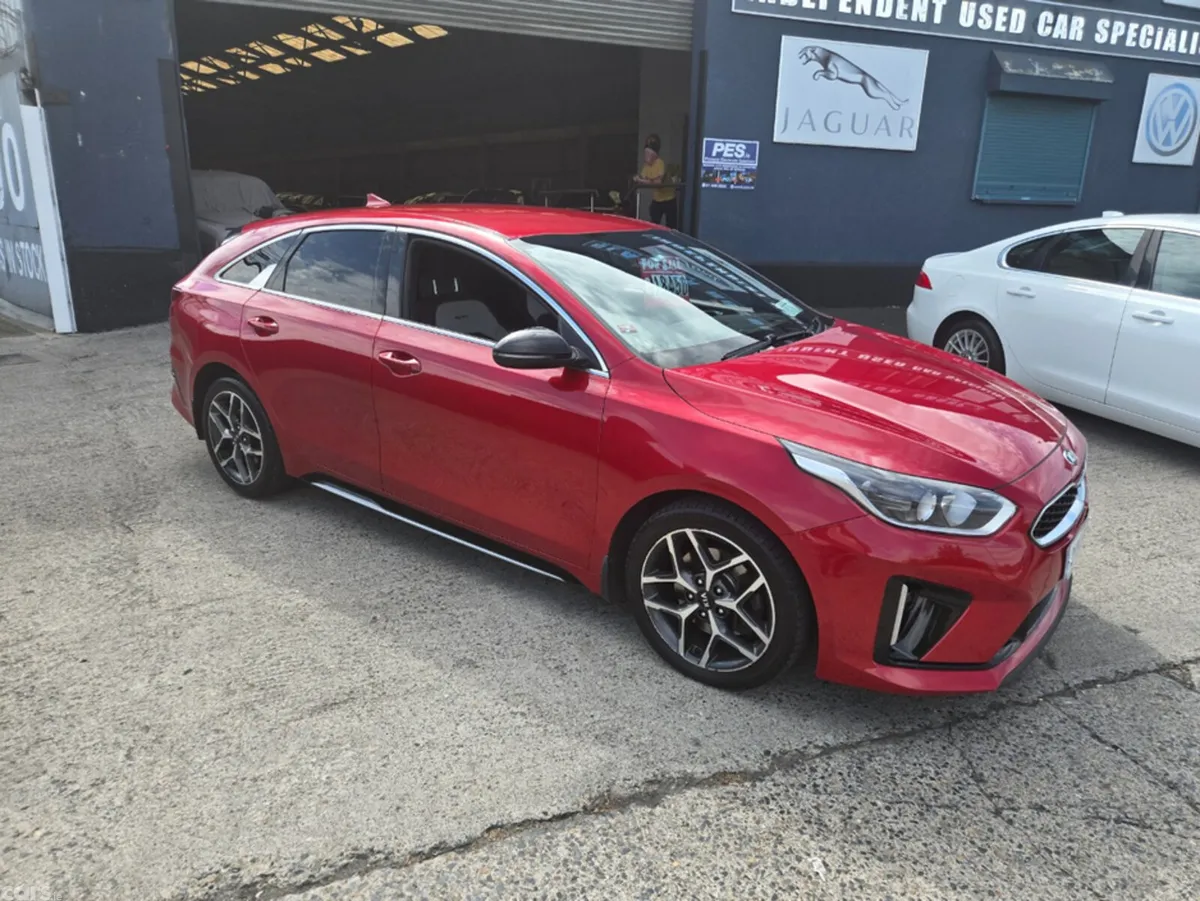 Kia ProCeed Hatchback, Diesel, 2021, Red