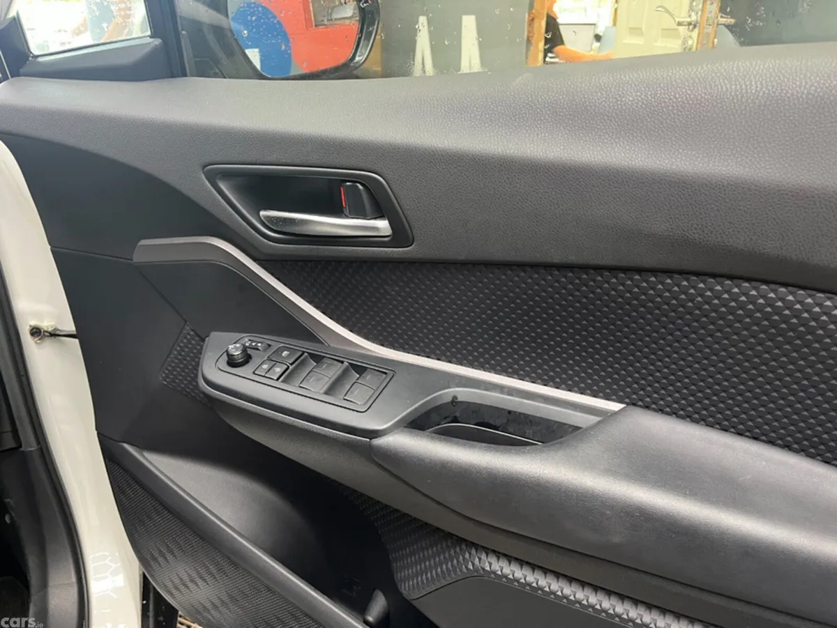 Toyota C-HR SUV, Petrol Plug-in Hybrid, 2020, White