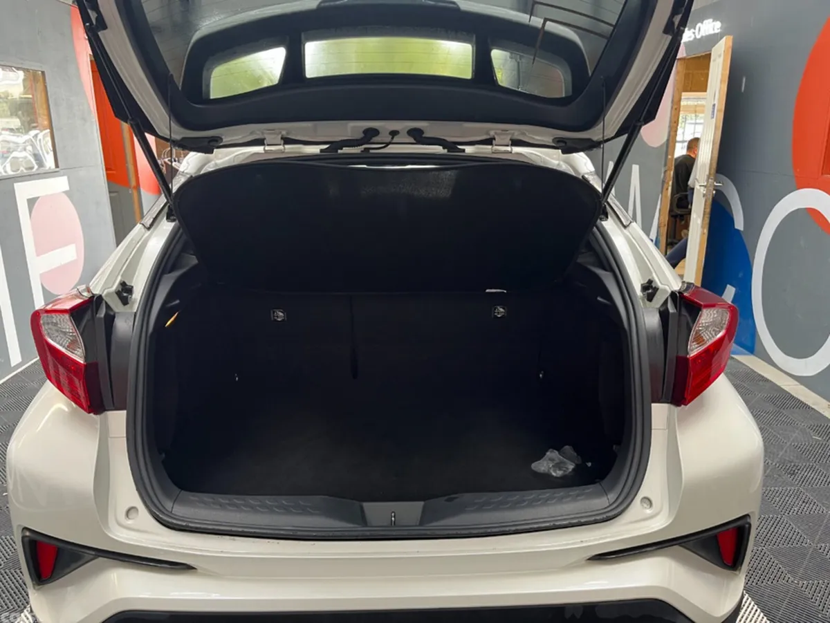 Toyota C-HR SUV, Petrol Plug-in Hybrid, 2020, White