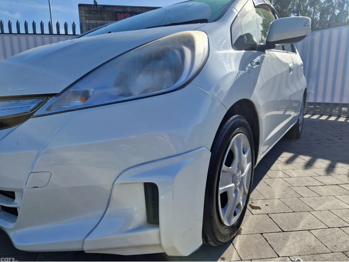 Honda Fit Hatchback, Petrol Hybrid, 2013, White