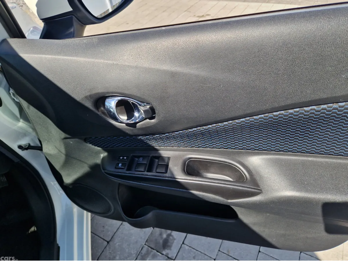 Nissan Note Hatchback, Petrol, 2015, White