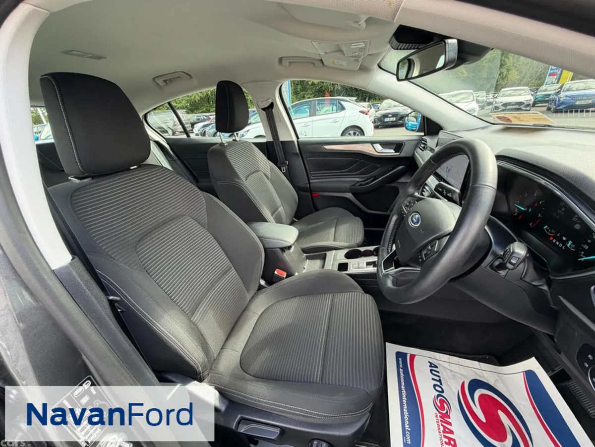 Ford Focus Hatchback, Diesel, 2024, Grey