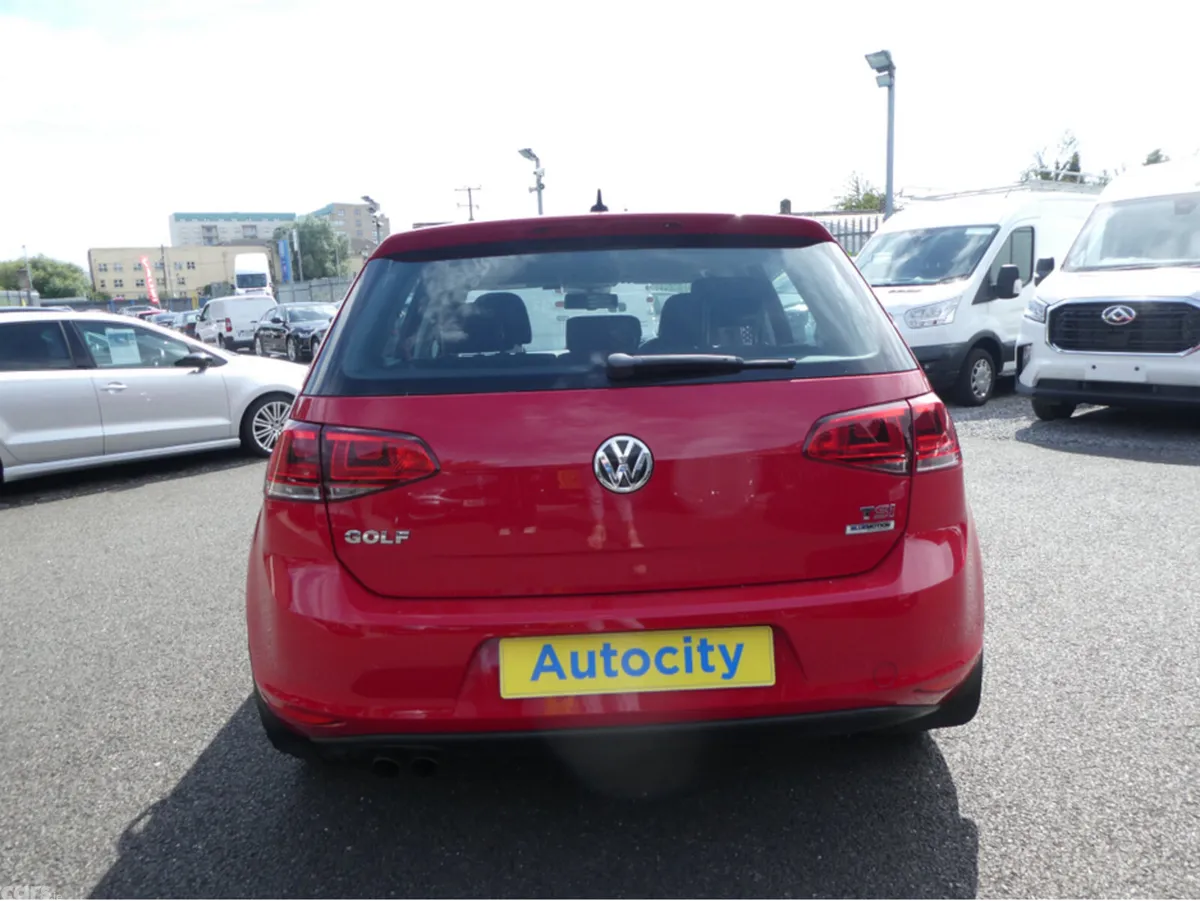 Volkswagen Golf Hatchback, Petrol, 2016, Red