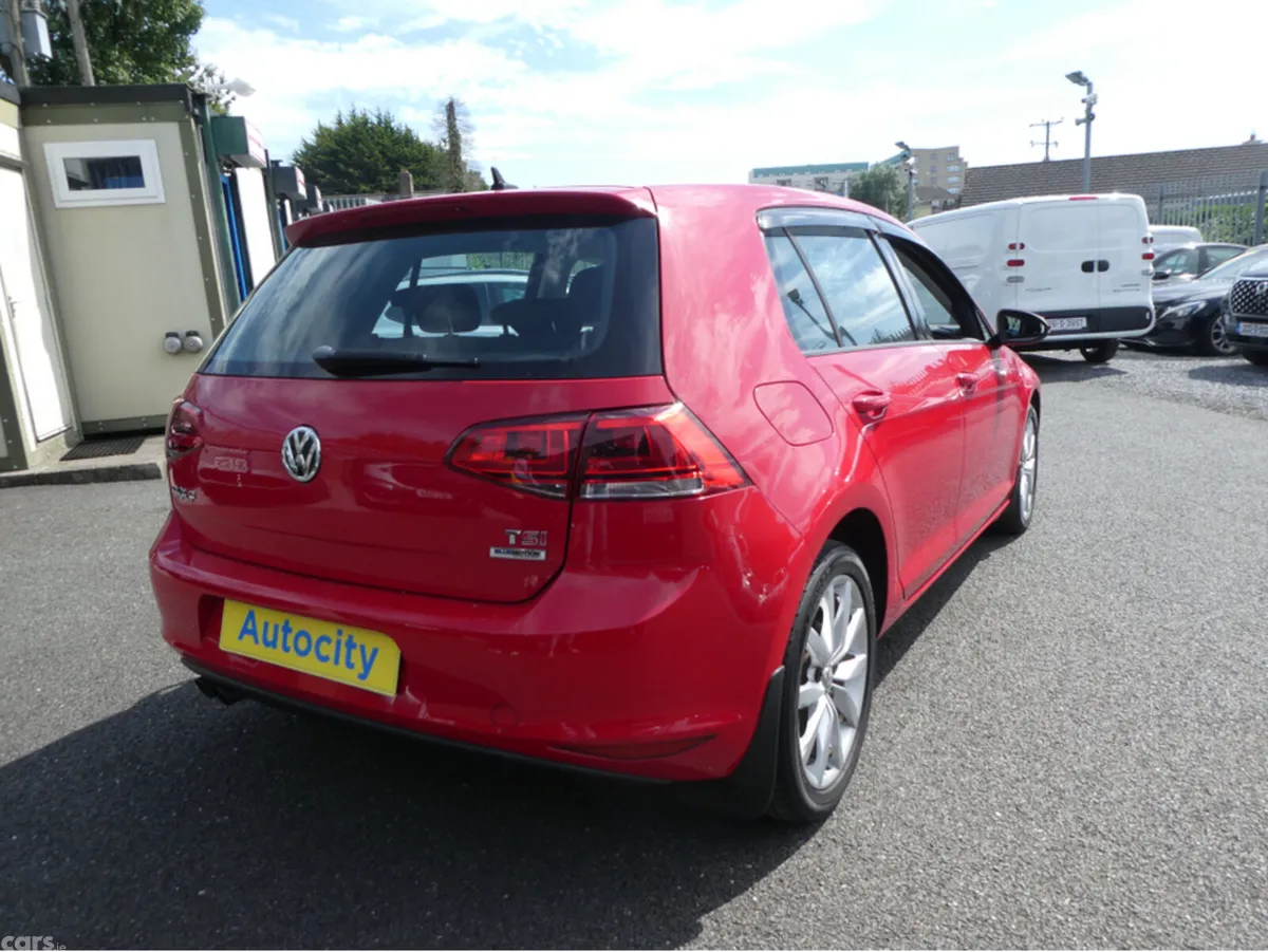 Volkswagen Golf Hatchback, Petrol, 2016, Red