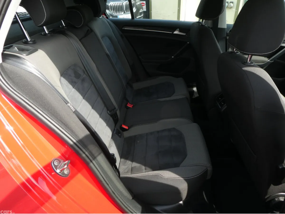 Volkswagen Golf Hatchback, Petrol, 2016, Red
