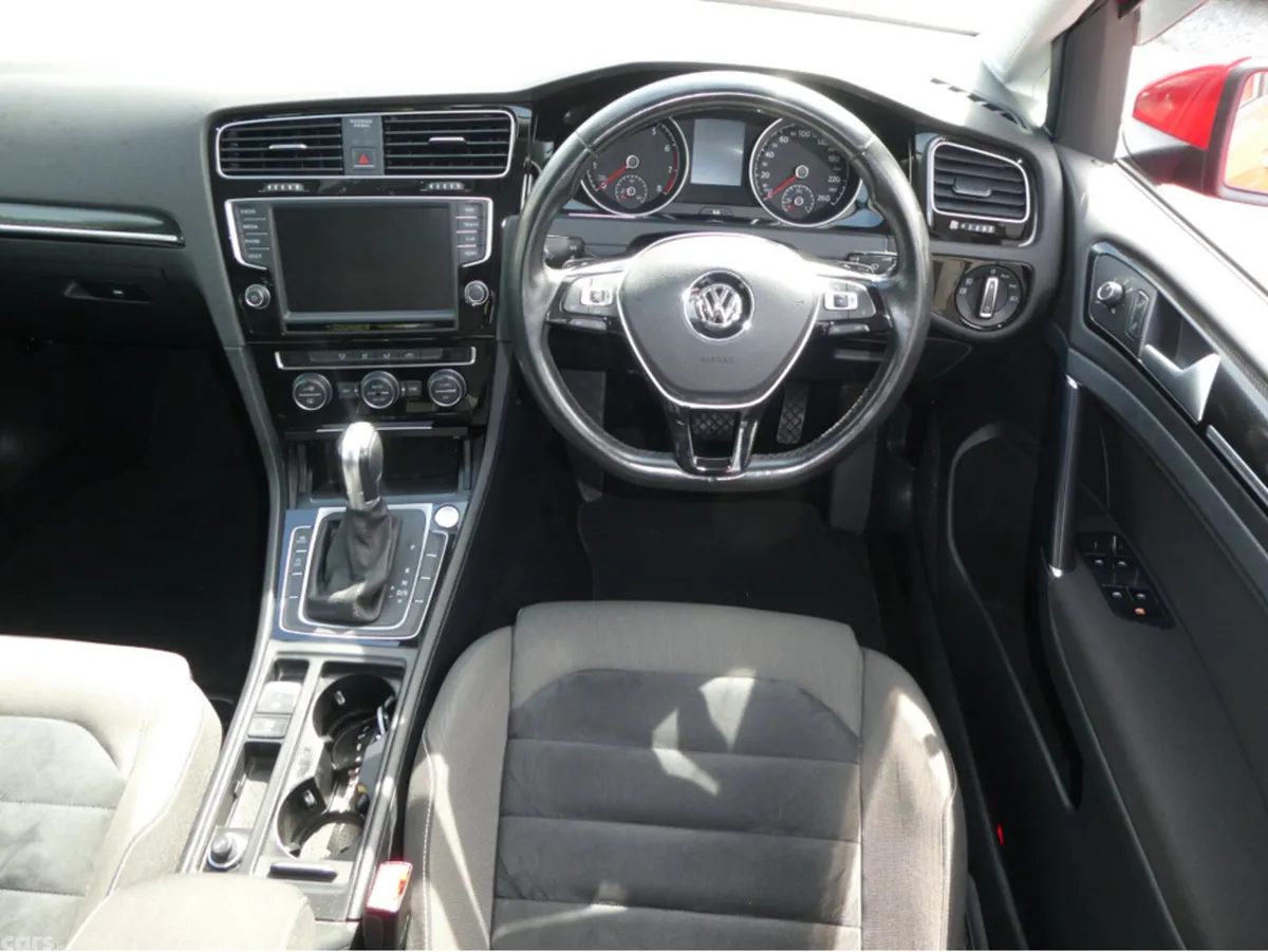 Volkswagen Golf Hatchback, Petrol, 2016, Red