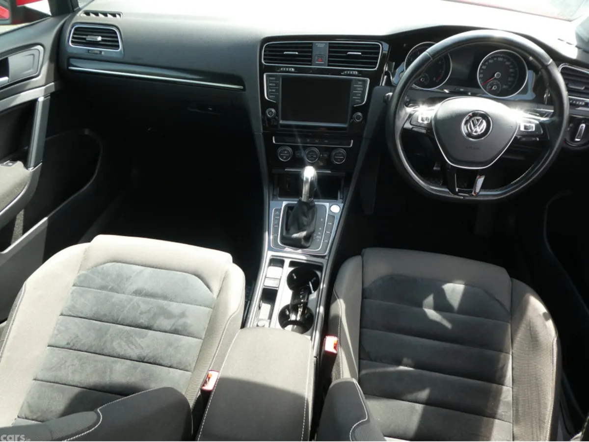 Volkswagen Golf Hatchback, Petrol, 2016, Red