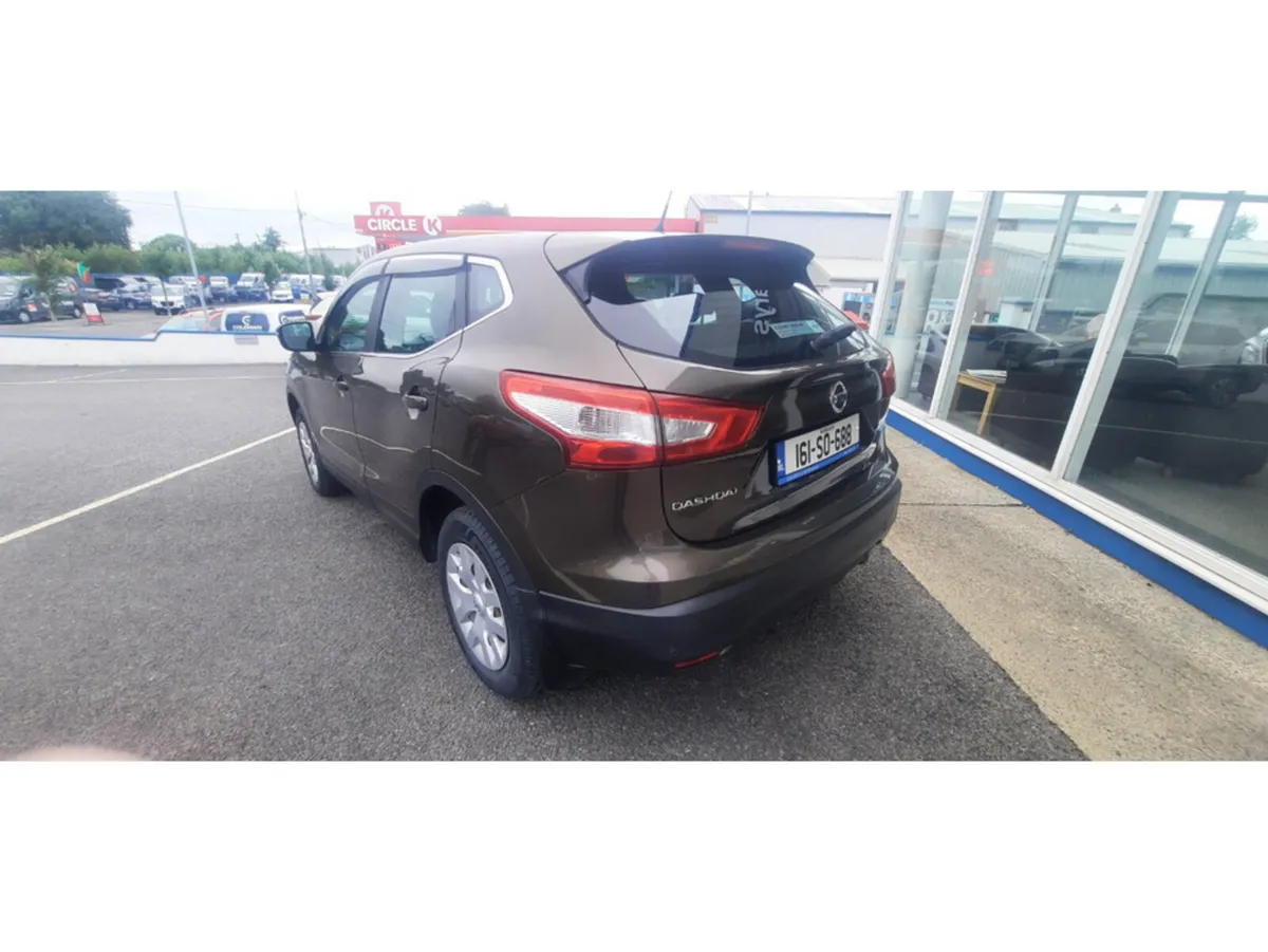Nissan Qashqai MPV, Diesel, 2016, Brown