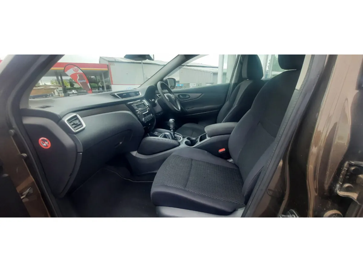 Nissan Qashqai MPV, Diesel, 2016, Brown