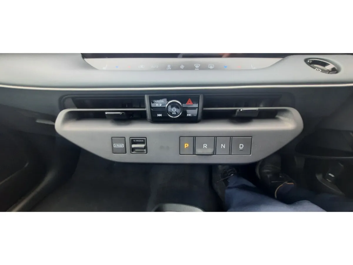 Nissan Leaf Hatchback, Electric, 2026, Blue