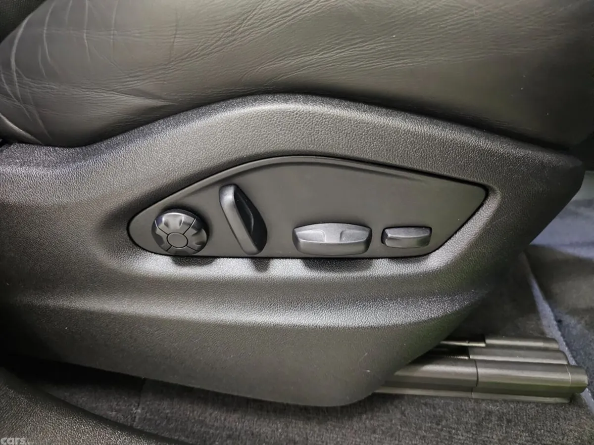 Porsche Cayenne SUV, Petrol Plug-in Hybrid, 2023, Blue